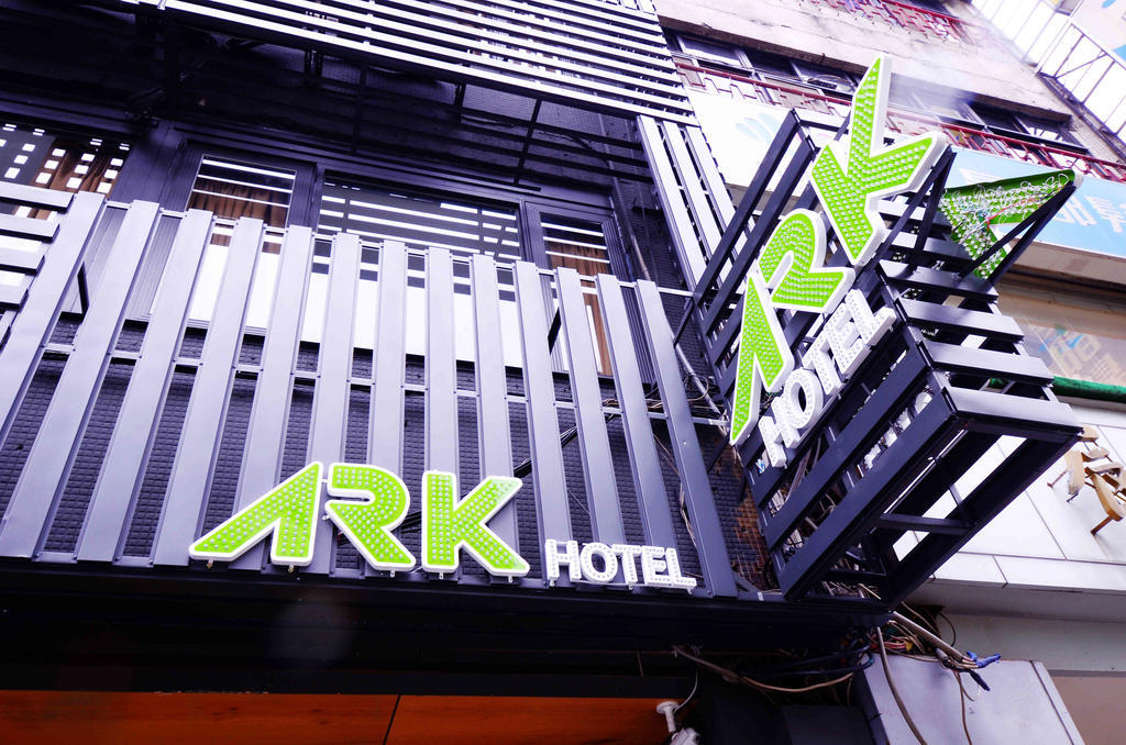 ARK Hotel - Dongmen Tajpej Buitenkant foto