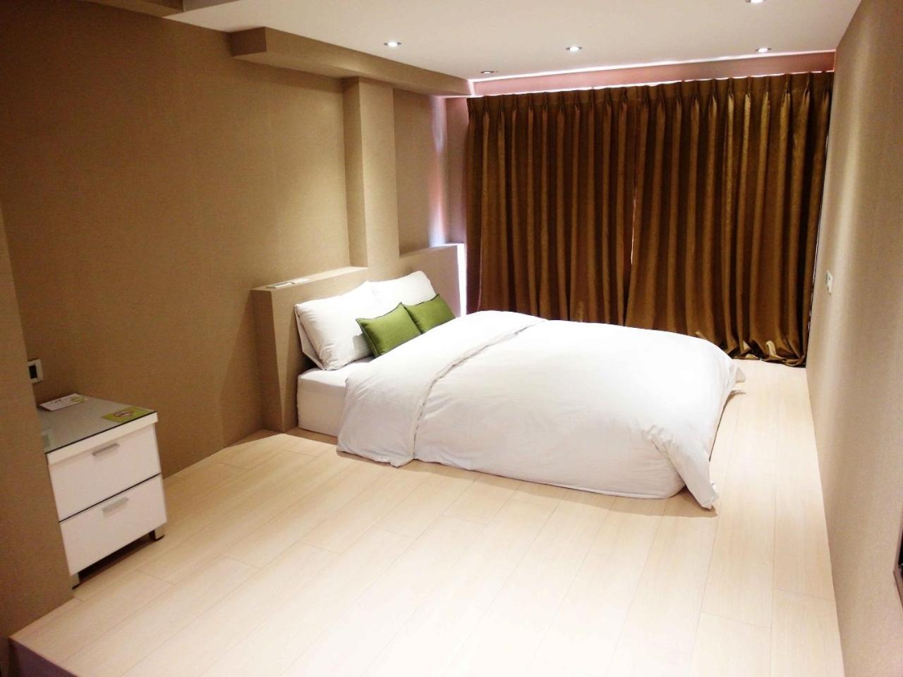 ARK Hotel - Dongmen Tajpej Kamer foto