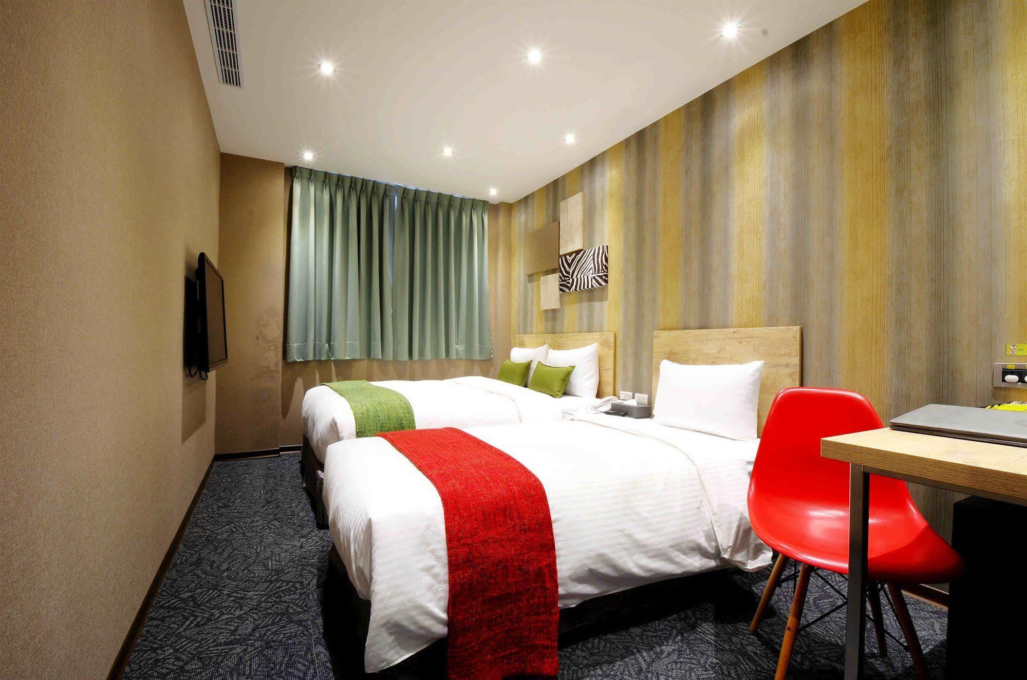 ARK Hotel - Dongmen Tajpej Buitenkant foto